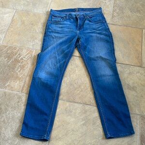 7 for all Mankind Women’s Boyfriend Jean. Size 26. Cropped Relax Skinny.